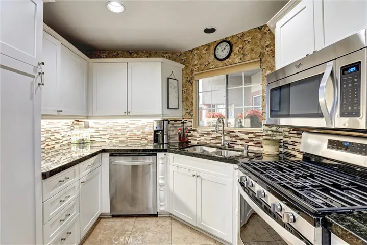 2941 Via Milano 108, Corona, California 92879