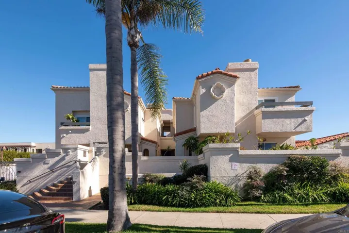 La Residencia is a secured 10 unit condo project. Privated sited above the street -2 parking spaces