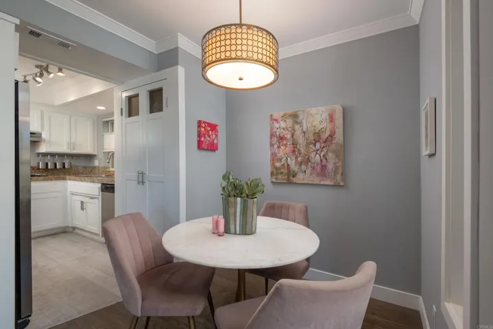 7553 La Jolla Boulevard, La Jolla, California 92037
