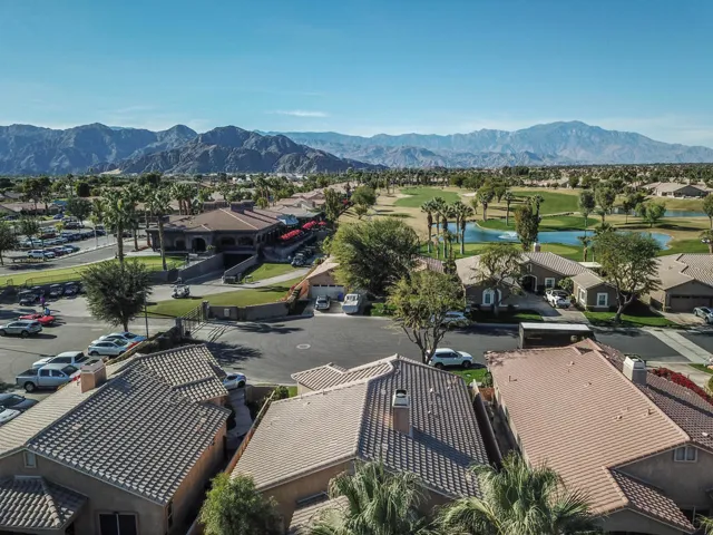 Close proximity to ProShop & Clubhouse