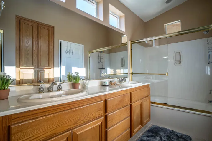 Dual Vanities in Both Suites