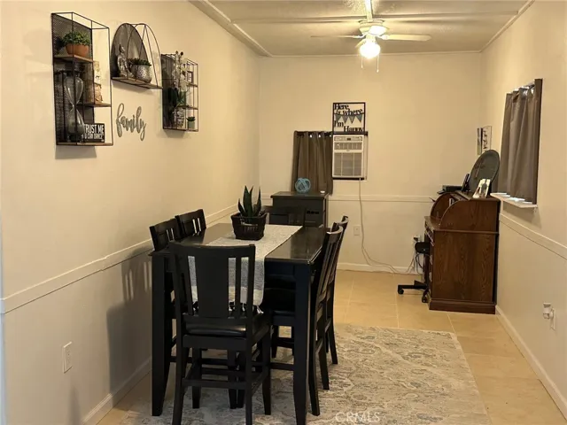 Dining room off of kitchen