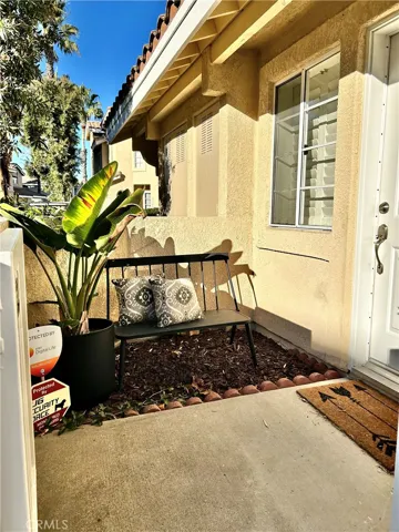 entry to front Door