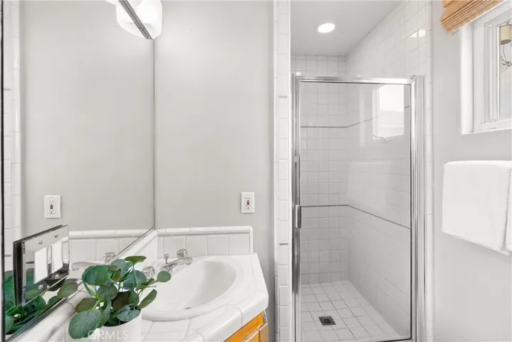 329 5th Street, Manhattan Beach, California 90266