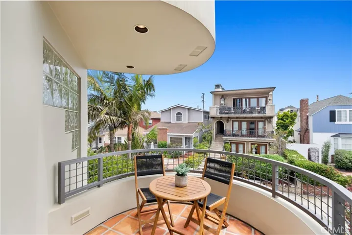 329 5th Street, Manhattan Beach, California 90266