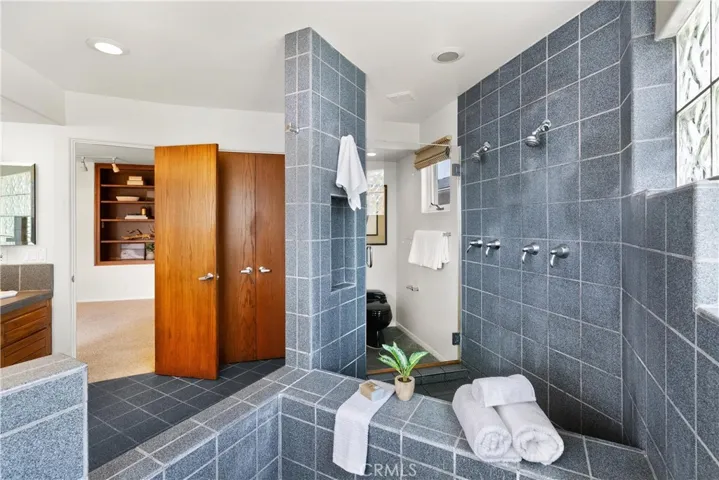 329 5th Street, Manhattan Beach, California 90266