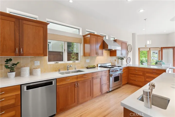 329 5th Street, Manhattan Beach, California 90266