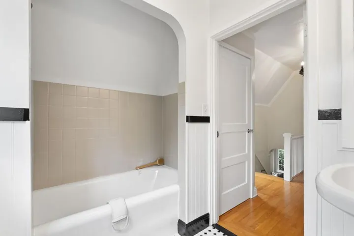 1050 Waverley Street, Palo Alto, California 94301