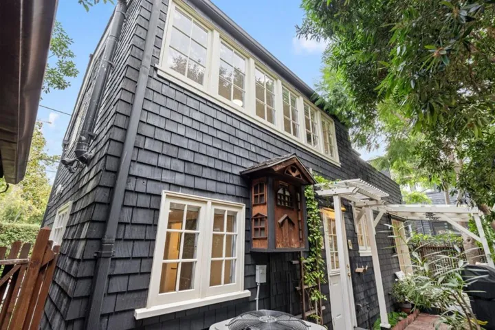 1050 Waverley Street, Palo Alto, California 94301