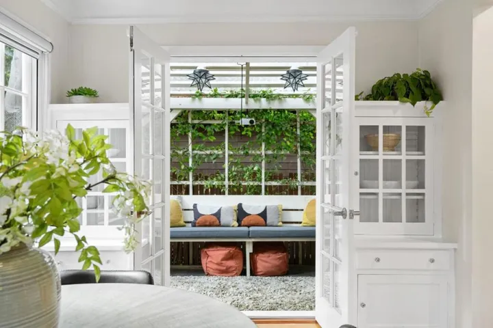 1050 Waverley Street, Palo Alto, California 94301