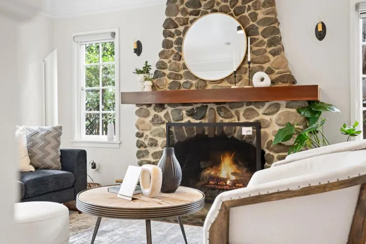 1050 Waverley Street, Palo Alto, California 94301