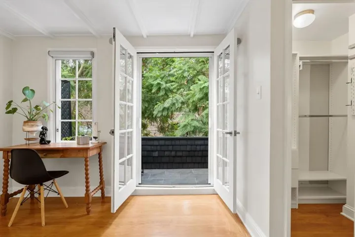 1050 Waverley Street, Palo Alto, California 94301