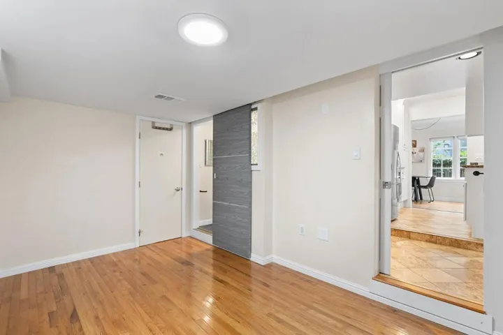 1050 Waverley Street, Palo Alto, California 94301