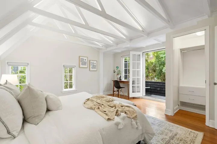1050 Waverley Street, Palo Alto, California 94301