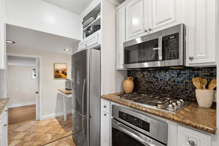 1050 Waverley Street, Palo Alto, California 94301