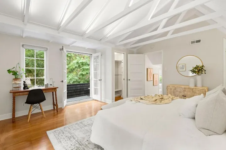 1050 Waverley Street, Palo Alto, California 94301