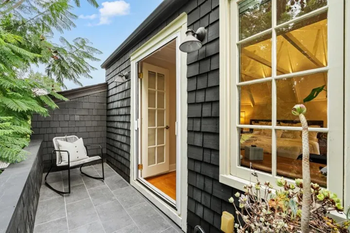 1050 Waverley Street, Palo Alto, California 94301