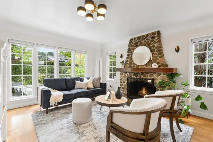 1050 Waverley Street, Palo Alto, California 94301