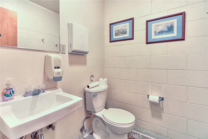 705 W Foothill Boulevard, Glendora, California 91741