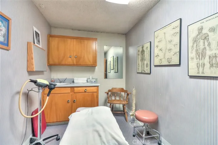 705 W Foothill Boulevard, Glendora, California 91741
