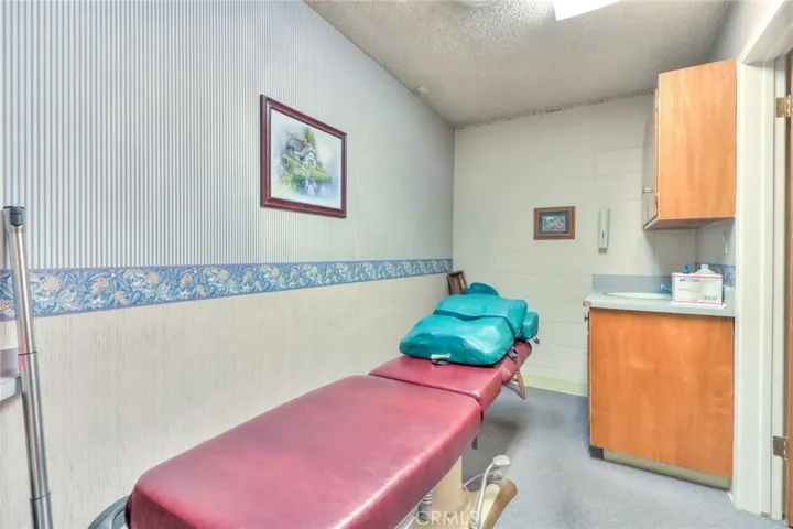 705 W Foothill Boulevard, Glendora, California 91741