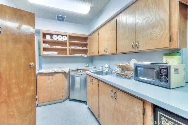705 W Foothill Boulevard, Glendora, California 91741