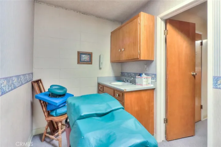 705 W Foothill Boulevard, Glendora, California 91741