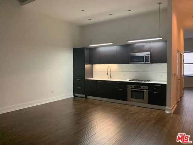 727 W 7th Street 420, Los Angeles, California 90017