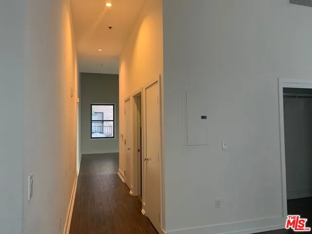 727 W 7th Street 420, Los Angeles, California 90017