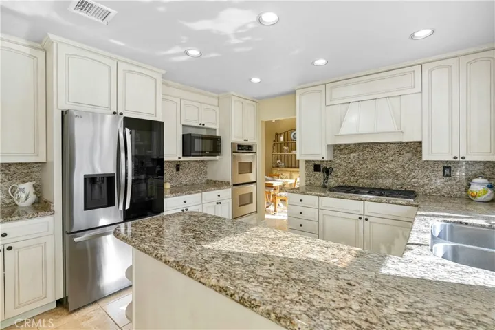 12692 Hillside Drive, Moorpark, California 93021
