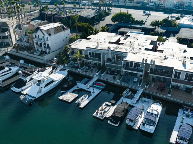 16190 Mariner Drive 18, Huntington Beach, California 92649