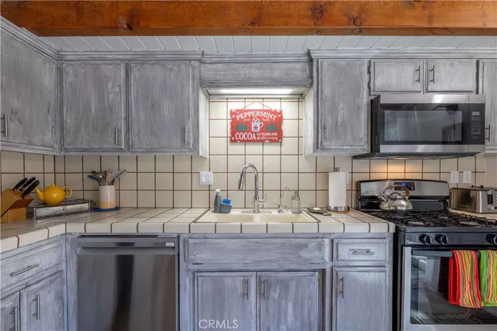 40144 Hillcrest Drive, Big Bear, California 92315