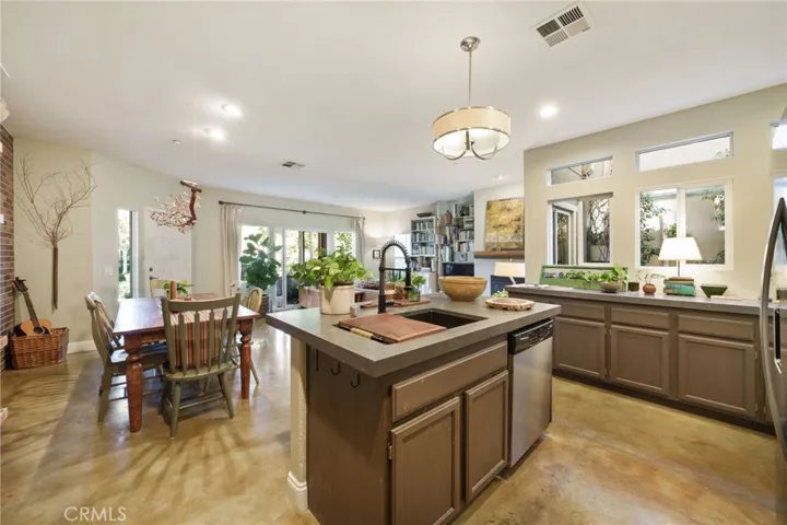 6360 Manzanita Way, Riverside, California 92504