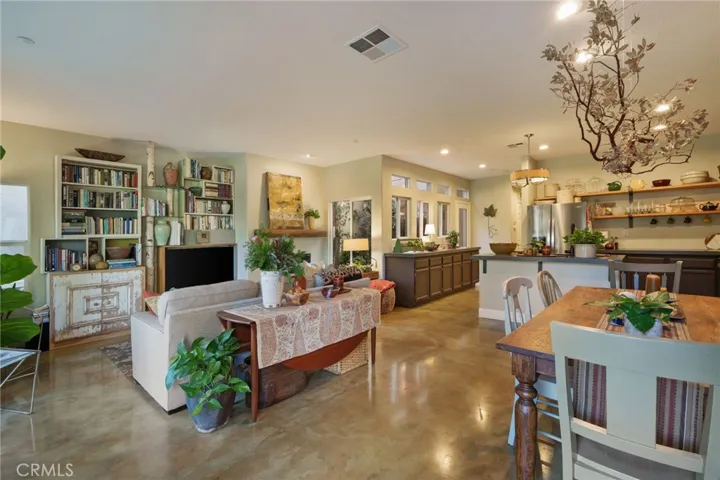 6360 Manzanita Way, Riverside, California 92504