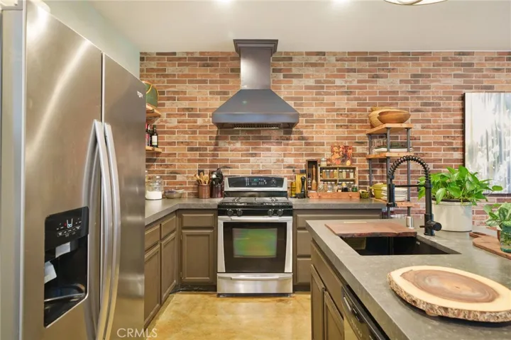 6360 Manzanita Way, Riverside, California 92504