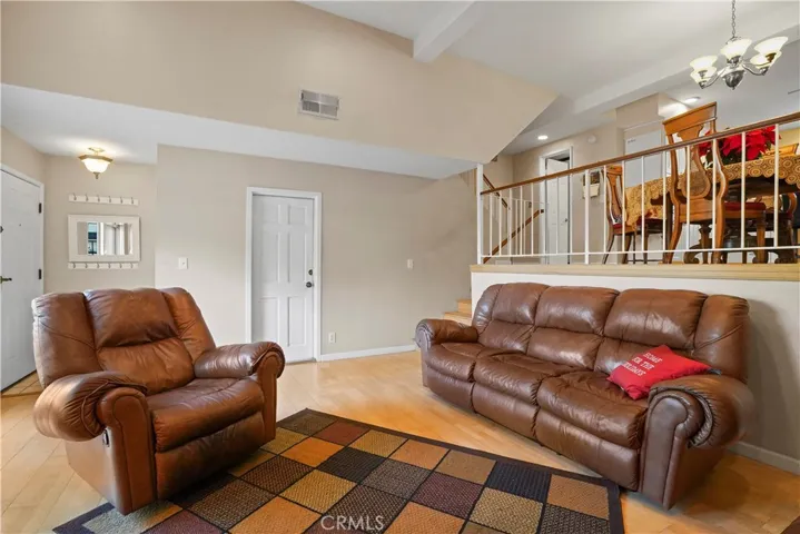 6852 Hatillo Avenue B, Winnetka, California 91306