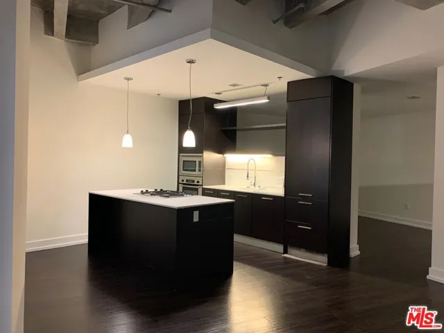 727 W 7th Street 523, Los Angeles, California 90017
