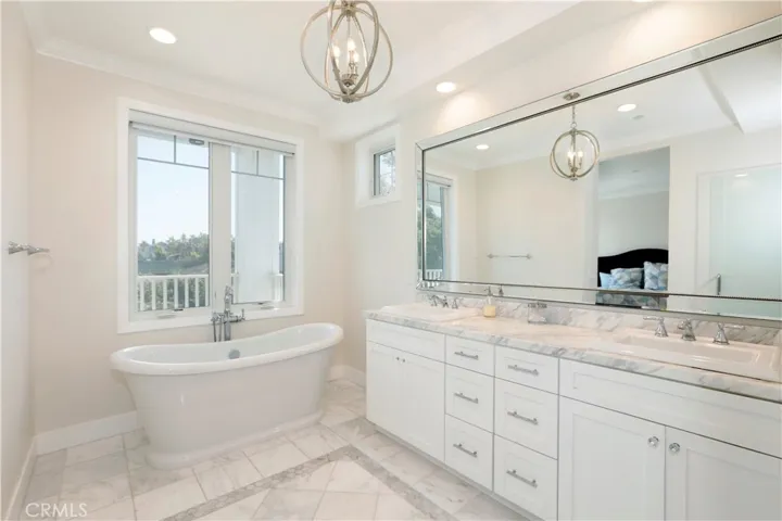 613 Iris Avenue, Corona Del Mar, California 92625