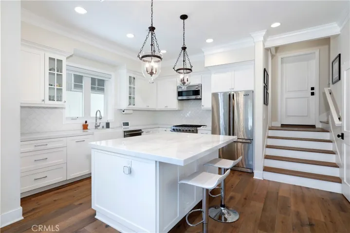 613 Iris Avenue, Corona Del Mar, California 92625