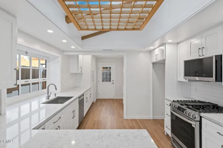 9-web-or-mls-09 - Kitchen