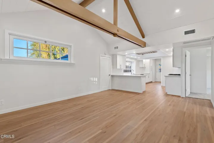 7-web-or-mls-07 - Living Room
