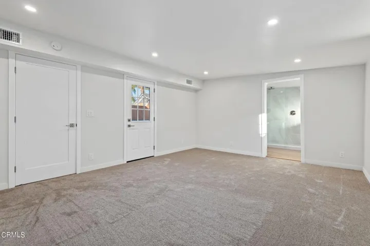 17-web-or-mls-17 - Primary Bedroom