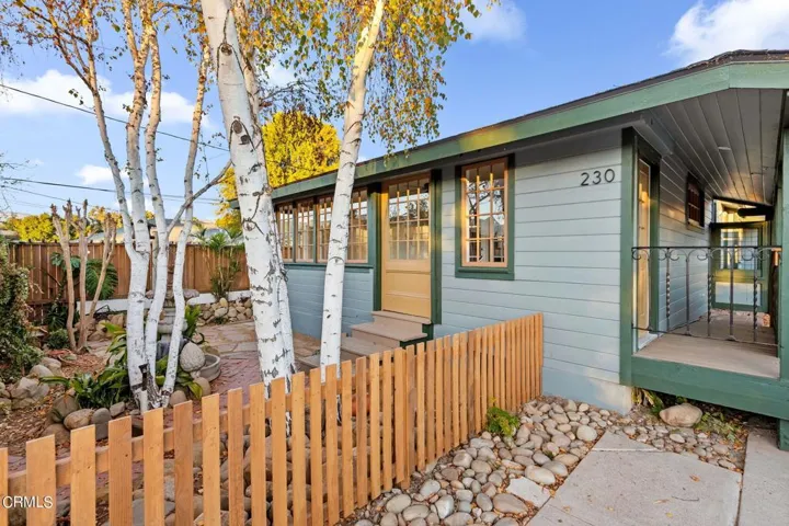 3-web-or-mls-03 - Front Yard