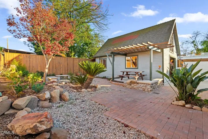 14-web-or-mls-14 - Back Yard