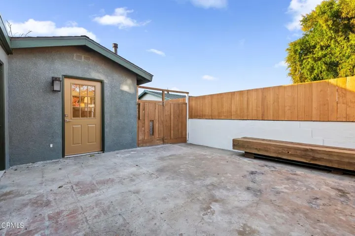 13-web-or-mls-13 - Back Patio