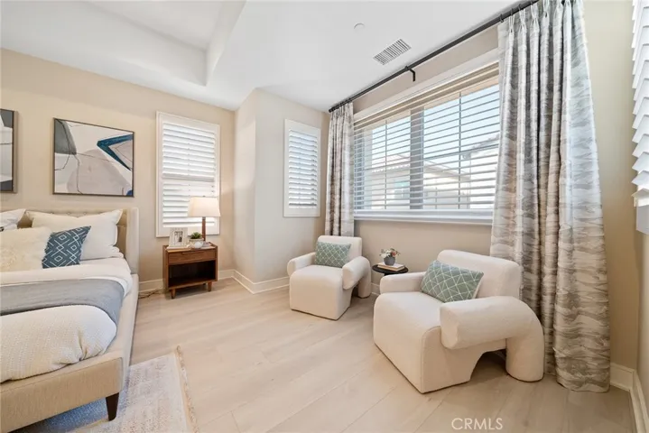 Primary bedroom sitting area