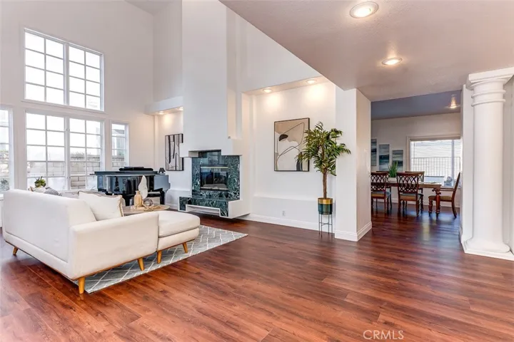 Living room to kitchen area