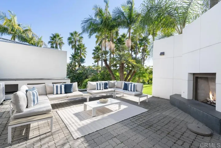 14821 Calle Montelibano, Rancho Santa Fe, California 92067