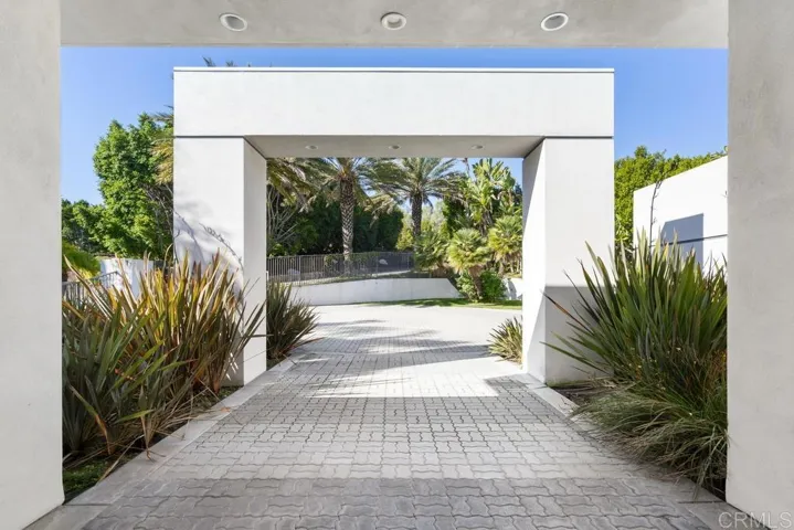 14821 Calle Montelibano, Rancho Santa Fe, California 92067