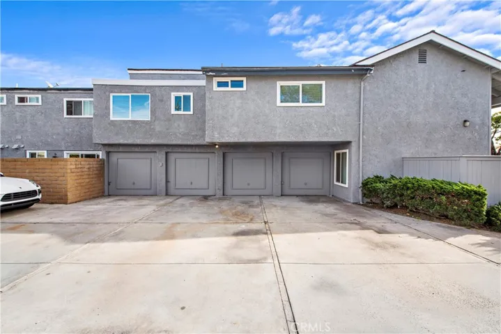 311 Utica Avenue B, Huntington Beach, California 92648
